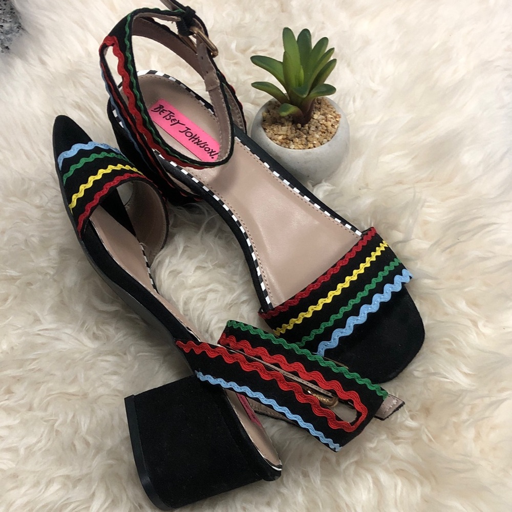 Betsey♥️Johnson FARRAH Rick Rack SANDALS Ankle Strap Block 2.5” Heel EUC